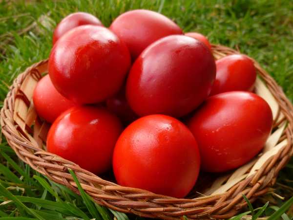 βαμμένα κόκκινα αυγά