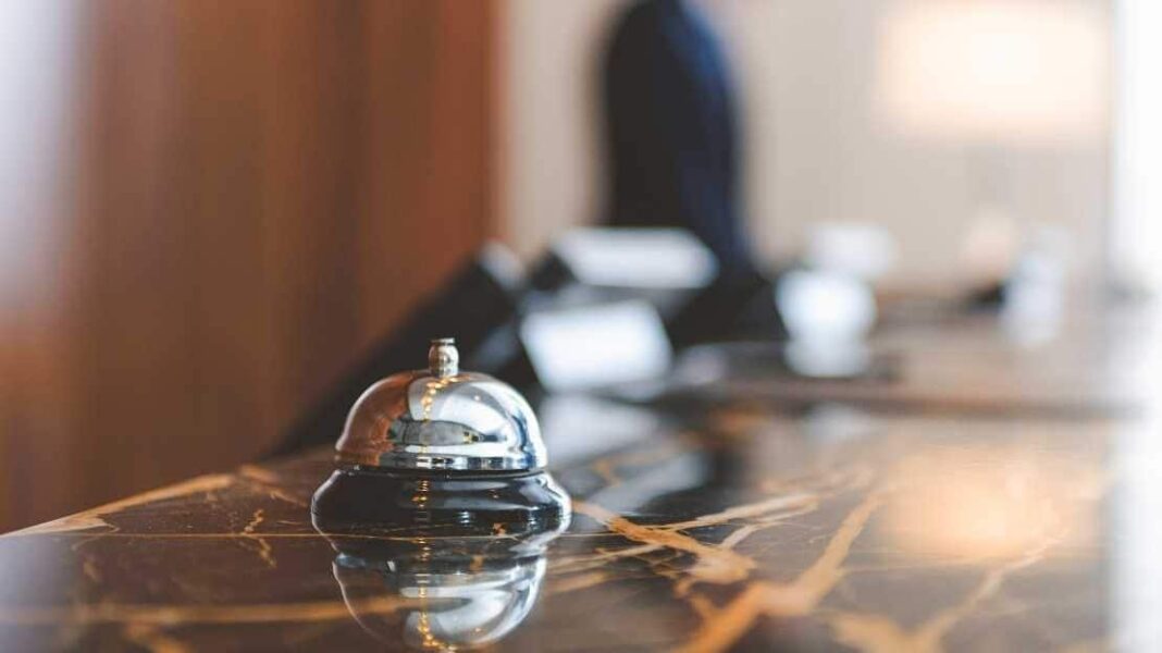 Άρρωστοι ξενοδοχοϋπάλληλοι ευθύνονται για επιδημία νοροϊού - Νόσησαν 163 πελάτες του ξενοδοχείου - Cibum.gr