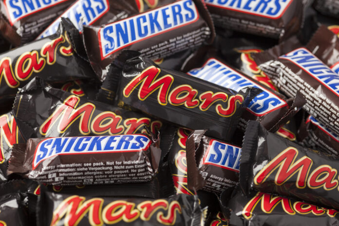 Εικόνα: Mπάρες Mars και Snickers/ Shutterstock
