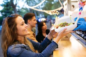 Οι 10 κορυφαίοι ευρωπαϊκοί προορισμοί για street food – η θέση της Ελλάδας
