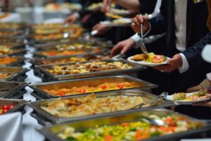 Σιγκαπούρη: Κλείσιμο εταιρείας catering μετά από αναφορές για τροφική δηλητηρίαση