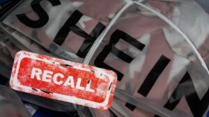 Ανακαλούνται 17 χιλιάδες ρούχα SHEIN λόγω κινδύνου εγκαύματος