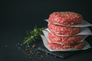 Πώς το βοδινό βρέθηκε ξανά στην κορυφή της διατροφικής πυραμίδας των ΗΠΑ