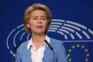 Ούρσουλα φον ντερ Λάιεν: Η ΕΕ θα θέσει τους νέους κλιματικούς στόχους της εγκαίρως για τη σύνοδο της COP30