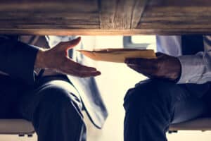 20 χρόνια φυλάκισης σε πρώην διευθυντή Υπηρεσίας Ασφάλειας Τροφίμων λόγω  διαφθοράς