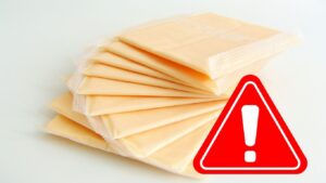 Το ατύχημα στη γραμμή ατομικής συσκευασίας που γέμισε το τυρί του τοστ με πλαστικό – Απανωτές ανακλήσεις από τα ράφια των σούπερ μάρκετ
