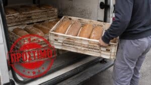 Ελλάδα: Πρόστιμα σε φούρνους για μεταφορά ψωμιού σε συσκευασίες ακατάλληλες για επαφή με τρόφιμα