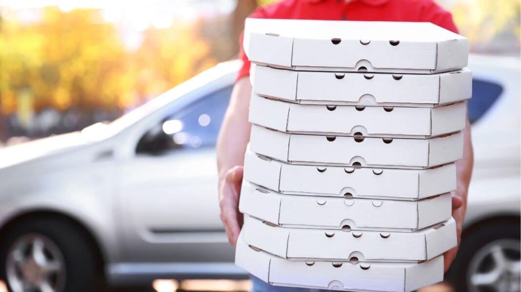 Παρήγγειλε 300 πίτσες για πλάκα μέσω delivery και τώρα είναι αντιμέτωπος με 8 χρόνια φυλάκισης!