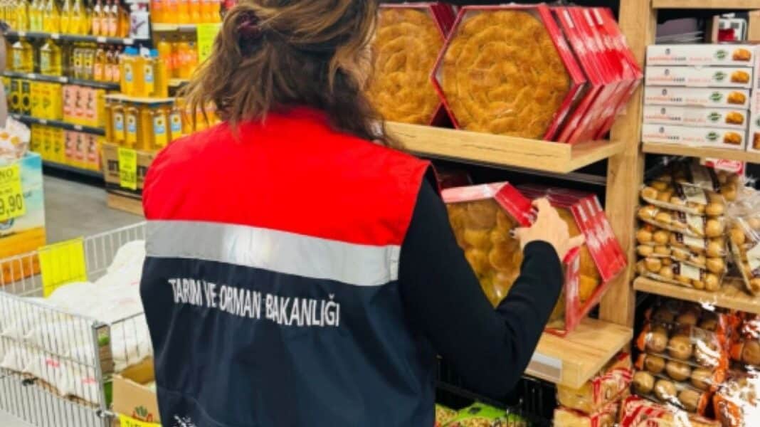 Τουρκία: Πάνω από 40 τόνους νοθευμένων και παράνομων τροφίμων εντόπισαν οι αρχές - Ελαιόλαδο και μέλι στην κορυφή της απάτης