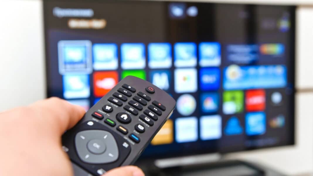 Έρευνα: Δημοφιλής Smart TV φέρεται να καταγράφει ήχο και να «χαρτογραφεί» το σπίτι ακόμη και όταν είναι κλειστή (βίντεο)