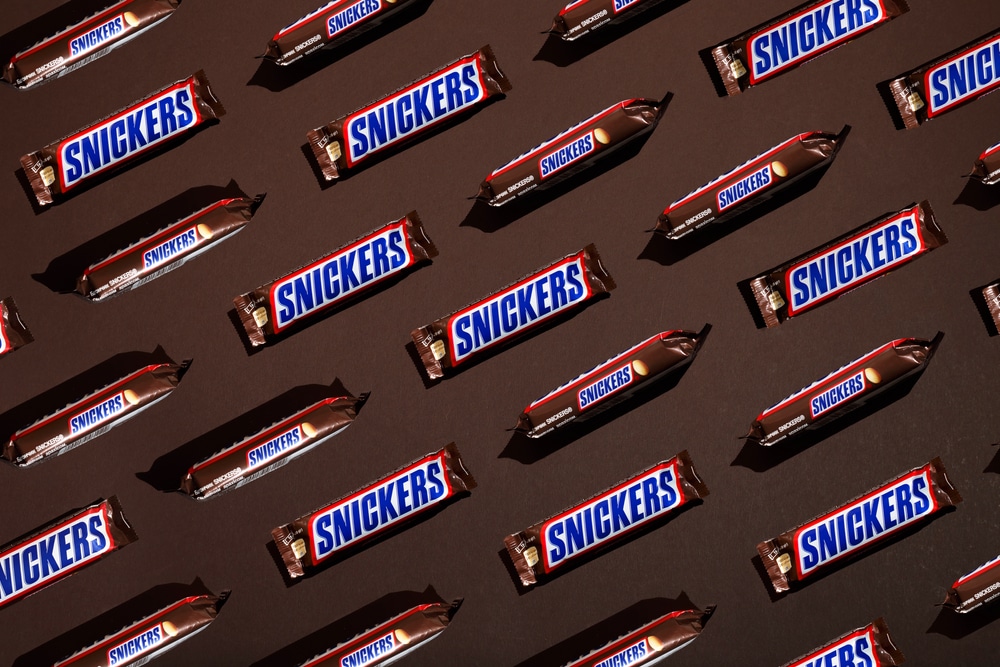 Snickers: Η άγνωστη ιστορία πίσω από το όνομα της διάσημης σοκολάτας