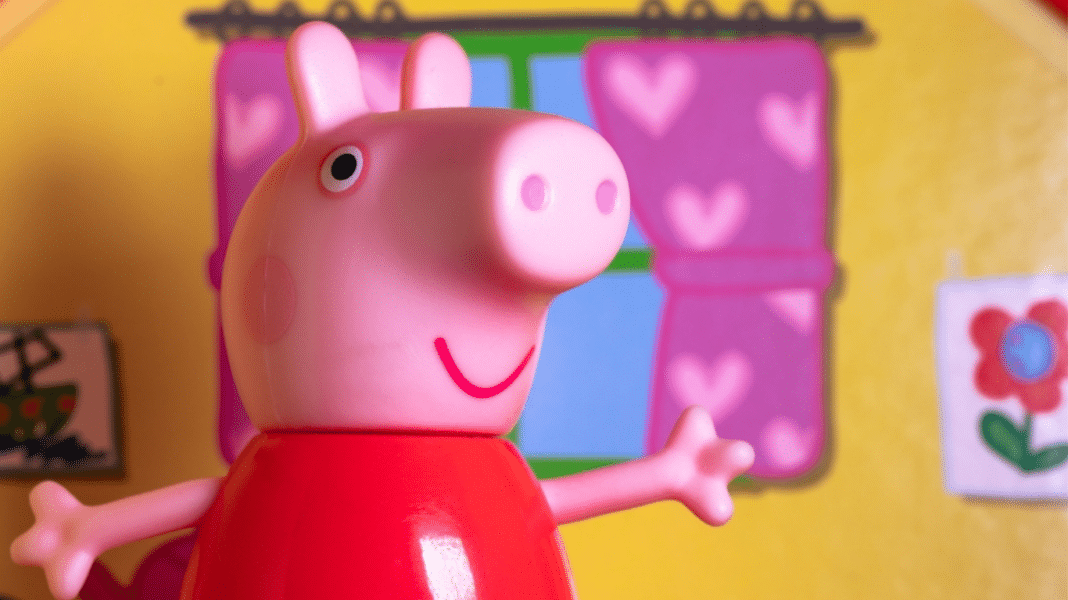 Ανάκληση παιχνιδιού Peppa, το γουρουνάκι, λόγω παρουσίας καρκινογόνου ουσίας – Τι πρέπει να προσέξουν οι γονείς