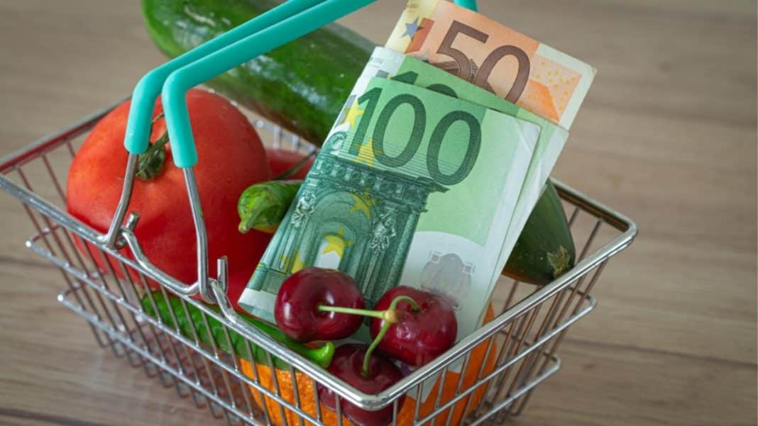 Πληθωρισμός στο 5%, αλλά με συγκρατημένες τις τιμές των τροφίμων - Ανάλυση του ΙΟΒΕ