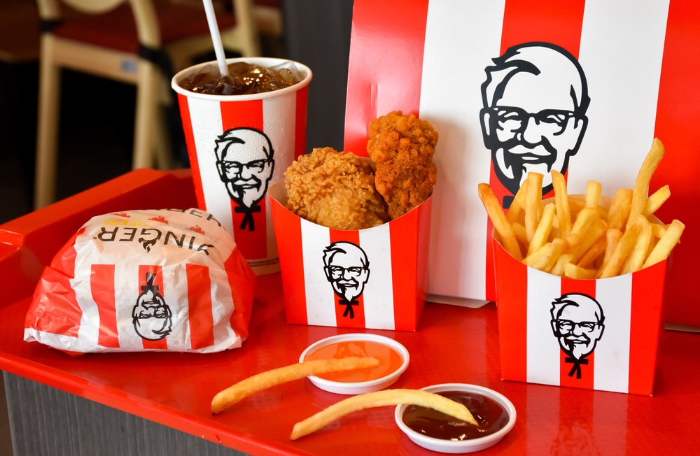 KFC: Αποχαιρετούν την Pepsi και θα σερβίρουν Coca-Cola μετά από σχεδόν σαράντα χρόνια
