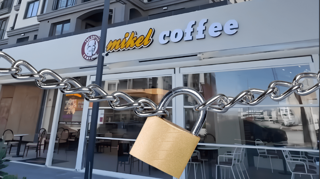 Mikel: «Σφράγισαν» υποκατάστημα της ελληνικής αλυσίδας στην Κωνσταντινούπολη λόγω σεξιστικής διαφήμισης